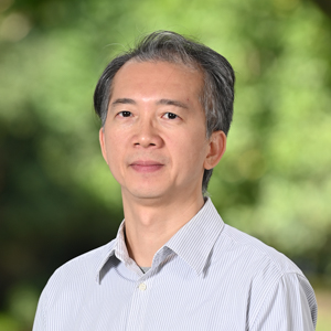 Yik-Cheung Tam (谭翊章)